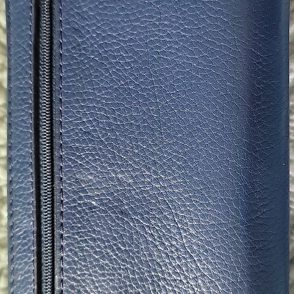 Fossil leather clutch/wristlet - Picture 6 of 8